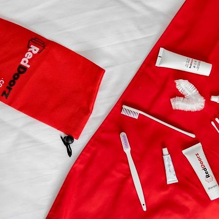 Apartment Riverview Residence Jababeka Redpartner チカラン エクステリア 写真
