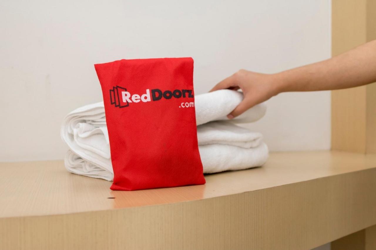 Apartment Riverview Residence Jababeka Redpartner チカラン エクステリア 写真
