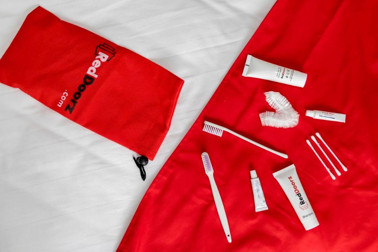 Apartment Riverview Residence Jababeka Redpartner チカラン エクステリア 写真
