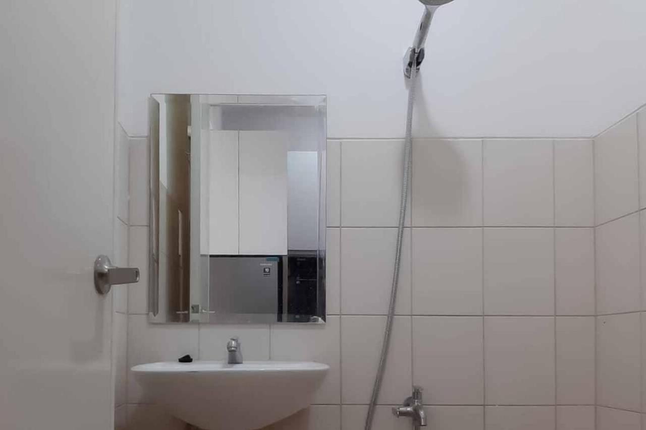 Apartment Riverview Residence Jababeka Redpartner チカラン エクステリア 写真
